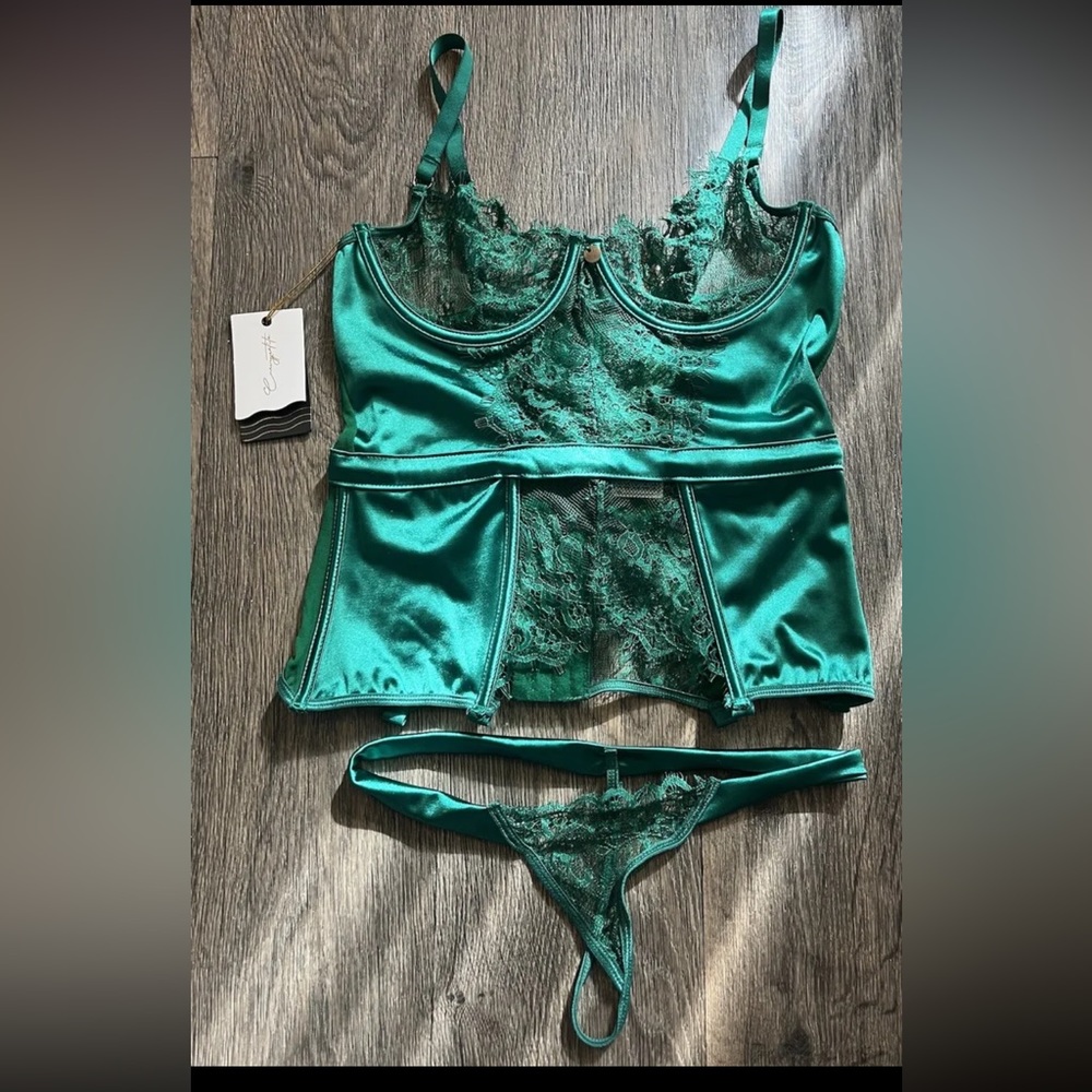 Emerald Green Love Lust Lingerie Set Size Small NWT Chemise and Thong set